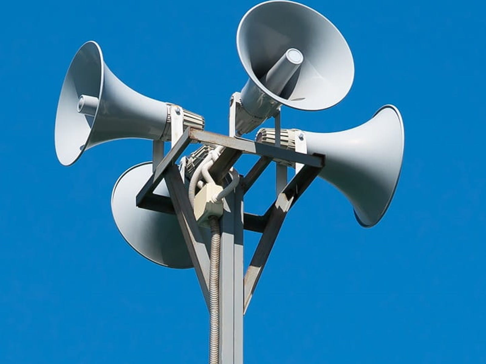 Loudspeakers on a pole